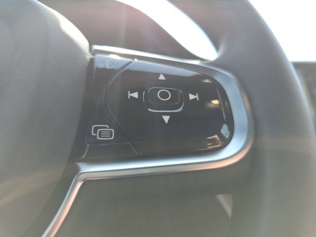 Certified 2024 Volvo XC60 B5 Plus w/ Protection Package Premier image 32