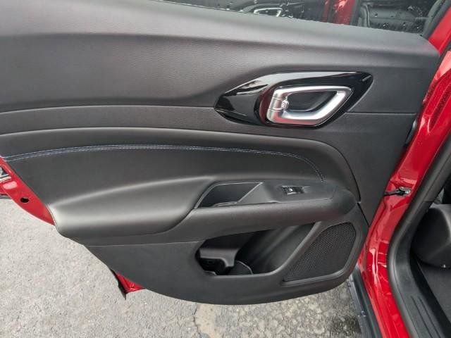 New 2026 Jeep Compass Latitude image 12