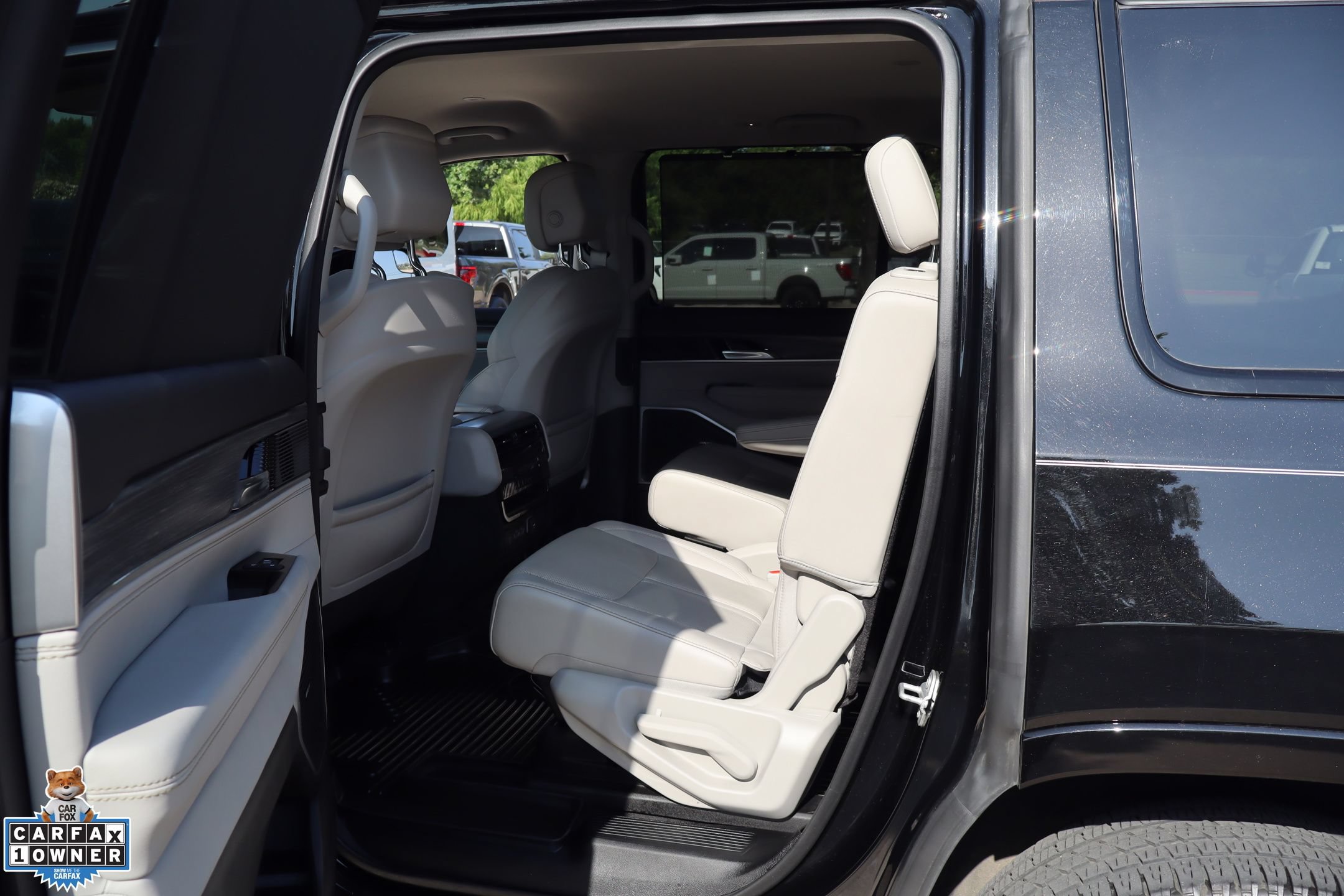Used 2023 Jeep Wagoneer Series III w/ Convenience Group I RWD image 24