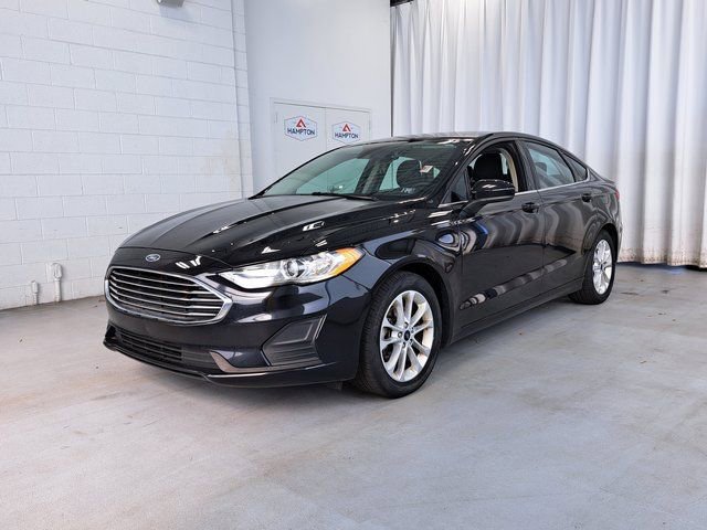 Used 2019 Ford Fusion SE image 2