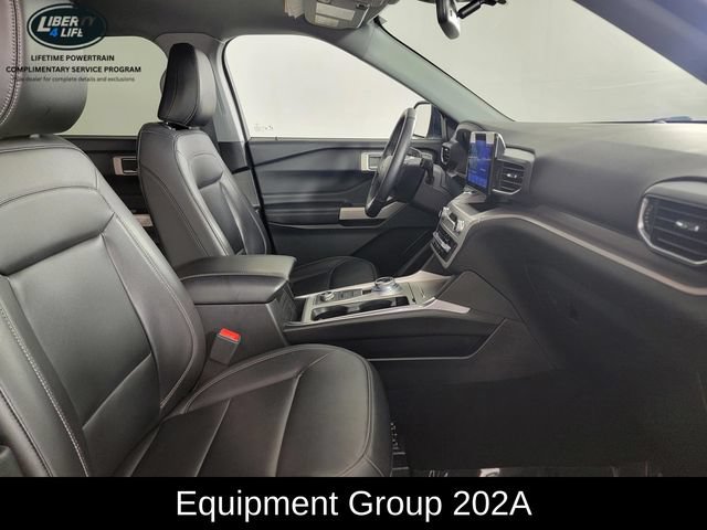 Used 2023 Ford Explorer XLT w/ Equipment Group 202A AWD/4WD image 18