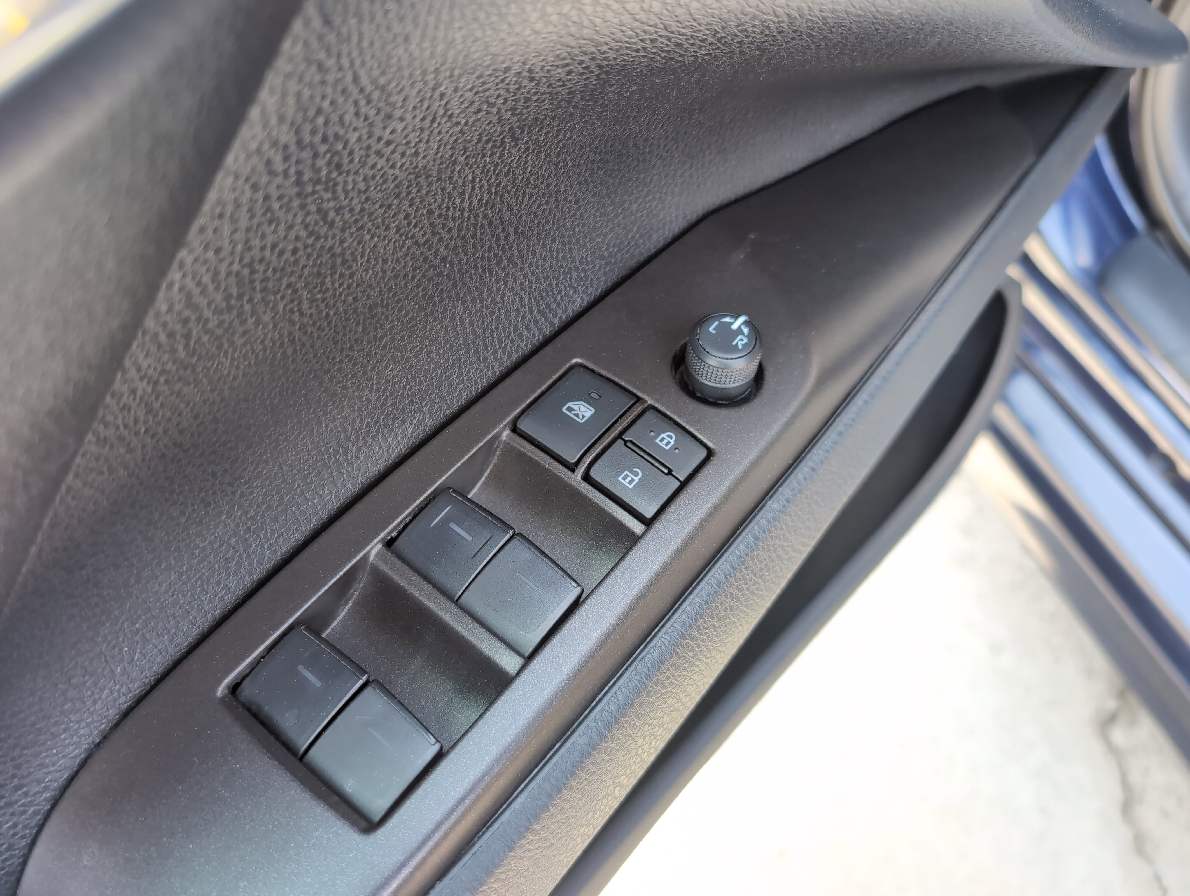 Certified 2022 Toyota Camry SE FWD image 15