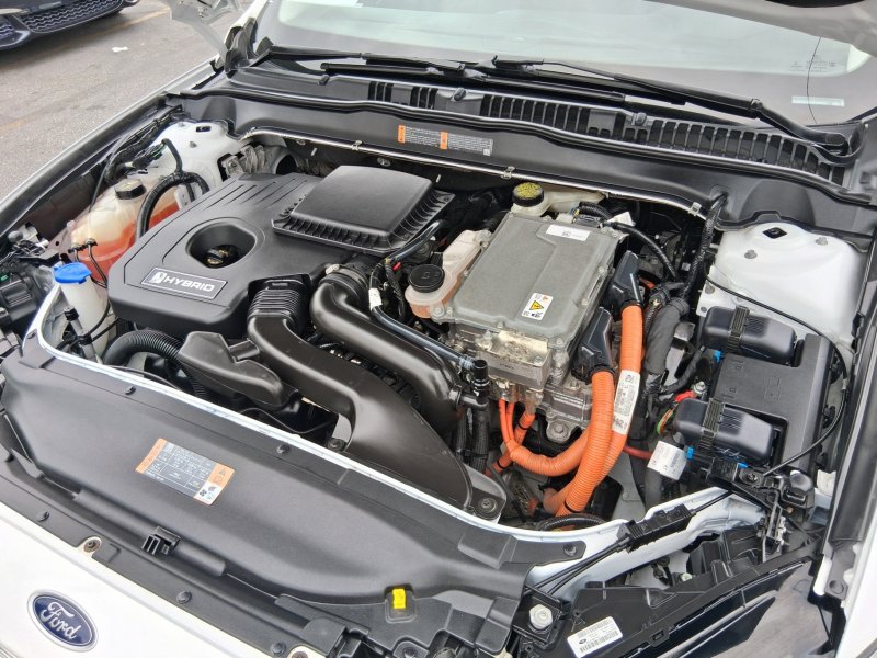 Used 2019 Ford Fusion SE FWD image 19
