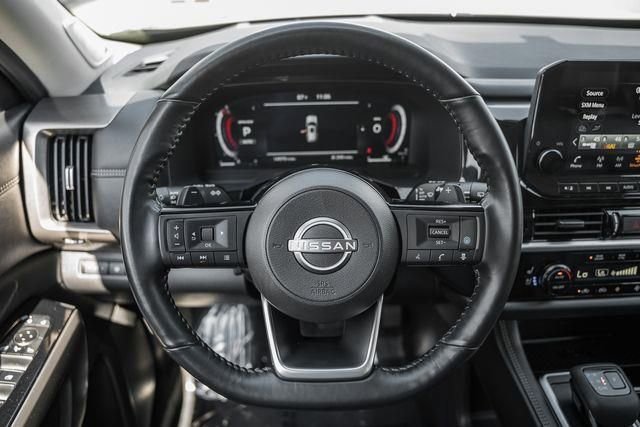 Used 2024 Nissan Pathfinder Platinum w/ Black Appearance Package image 34