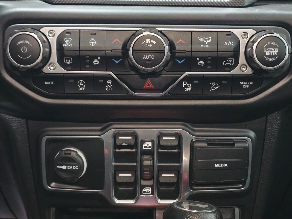 Used 2021 Jeep Wrangler Unlimited Sahara w/ Uconnect 4C Nav & Sound Group image 31