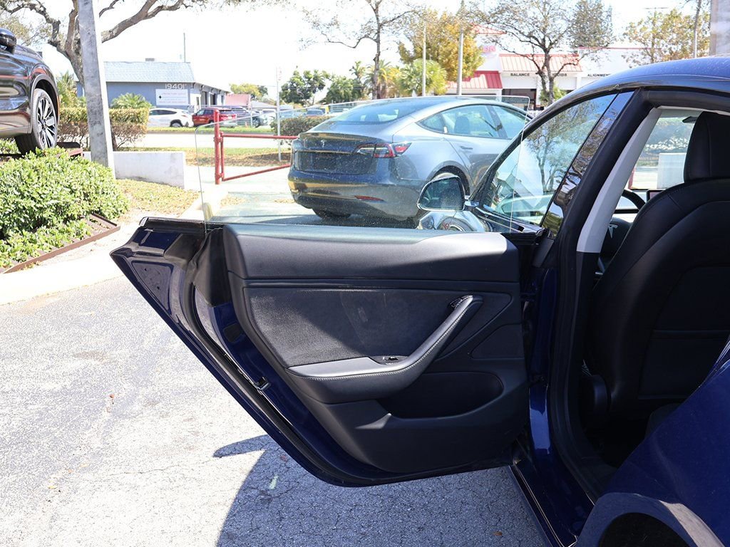 Used 2018 Tesla Model 3 Performance image 21