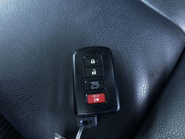 Used 2013 Toyota RAV4 Limited image 32