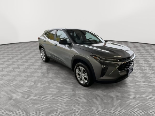 New 2026 Chevrolet Trax LS w/ Driver Confidence Package FWD image 2
