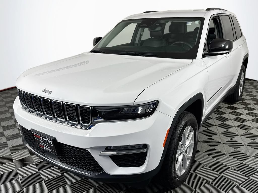Used 2023 Jeep Grand Cherokee Limited AWD/4WD image 3