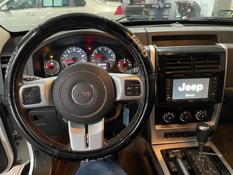Used 2012 Jeep Liberty Arctic AWD/4WD image 7