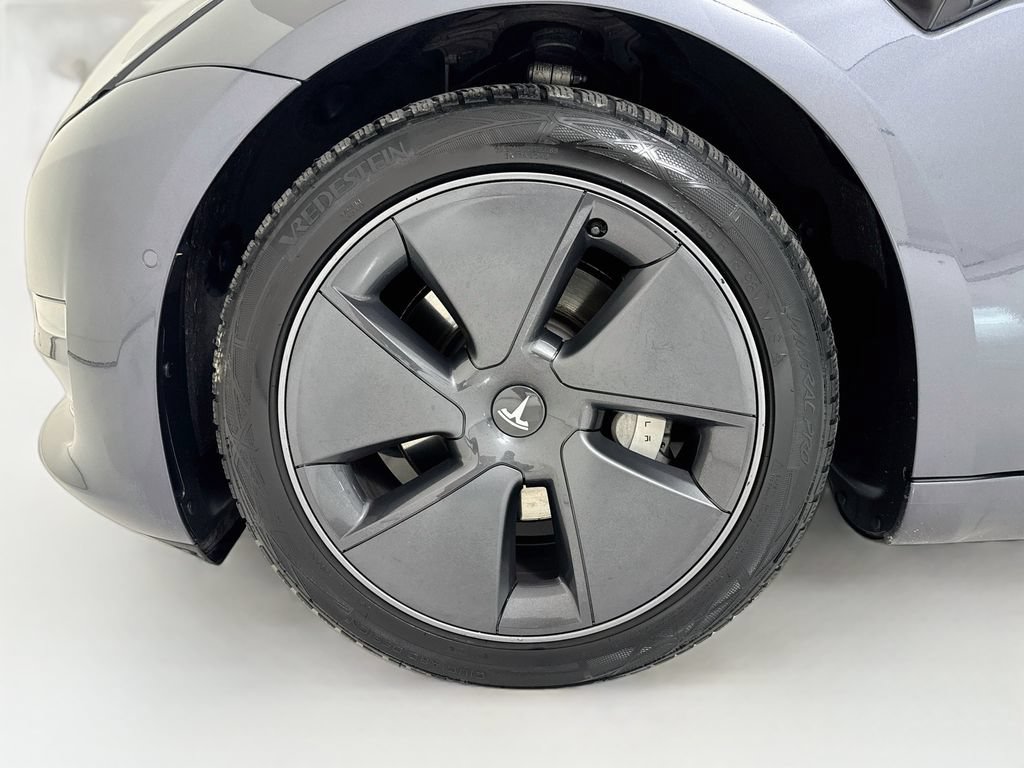 Used 2022 Tesla Model 3 Long Range AWD/4WD image 26