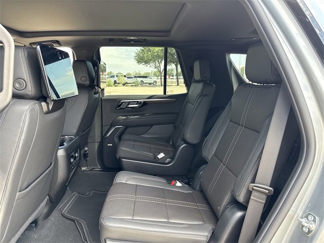 New 2025 Chevrolet Suburban High Country image 27
