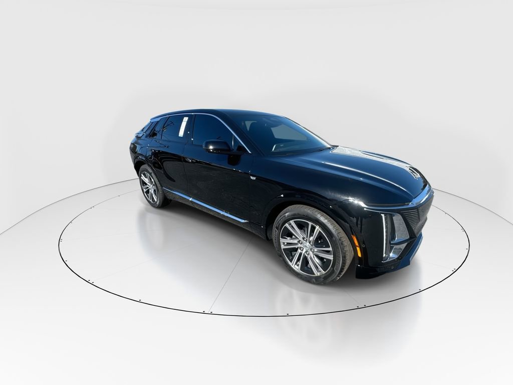 Used 2025 Cadillac Lyriq Luxury image 2