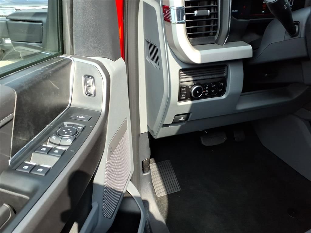 New 2026 Ford F250 XLT w/ XLT Premium Package image 12