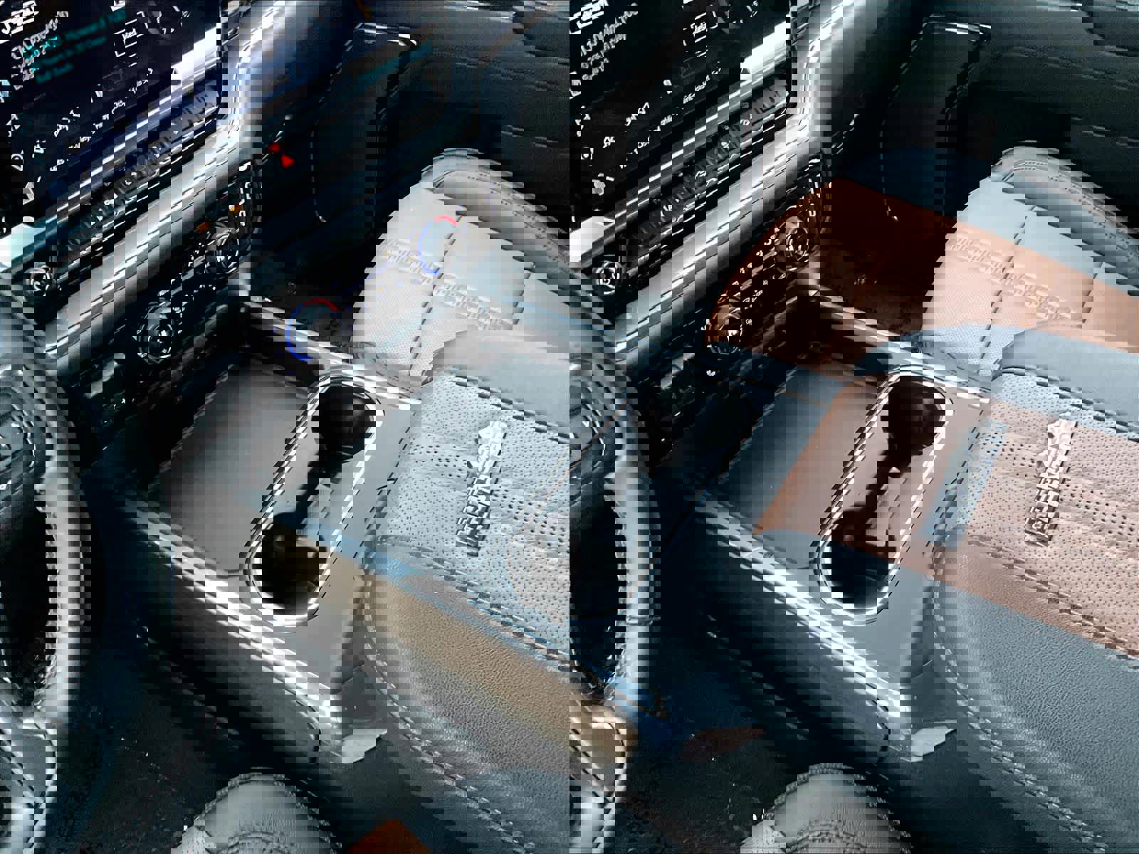 Used 2024 Chevrolet Silverado 2500 High Country w/ High Country Premium Package image 19