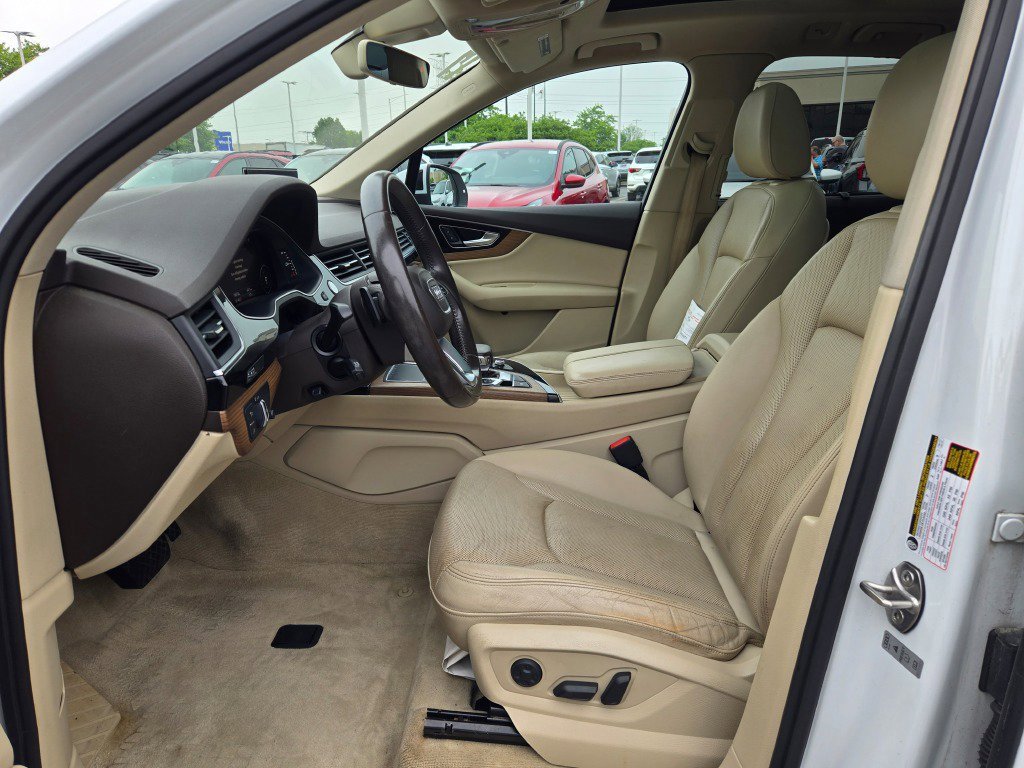Used 2017 Audi Q7 3.0T Premium Plus w/ Premium Plus Package image 22