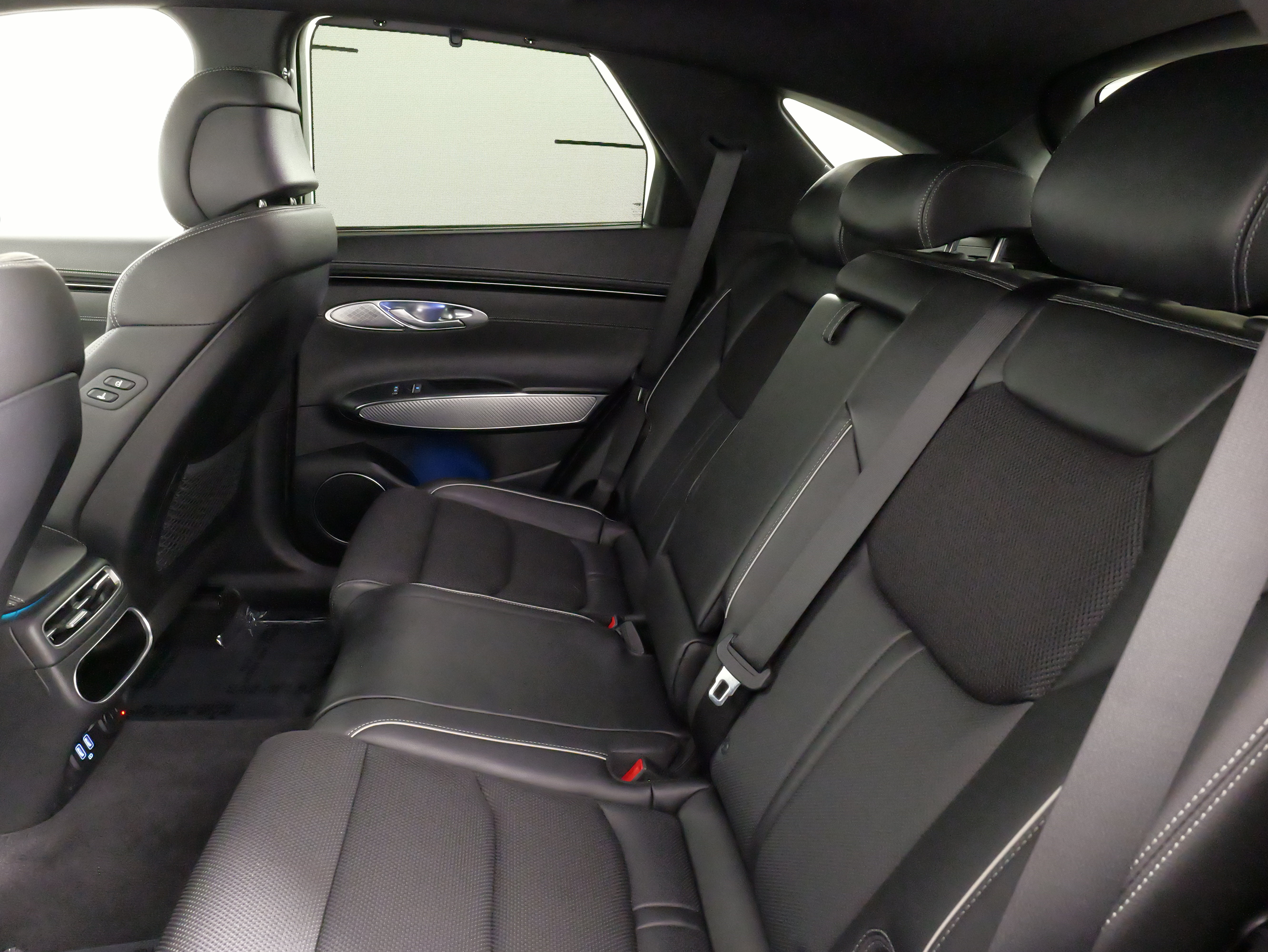 Used 2022 Genesis GV70 2.5T w/ Sport Prestige Package AWD/4WD image 37