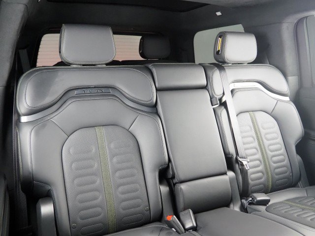 Used 2024 Rivian R1S AWD Adventure image 17
