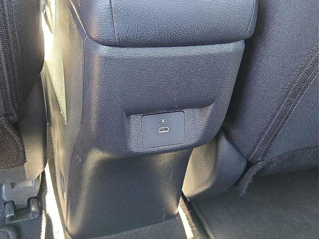 Used 2025 Nissan Versa SV image 15