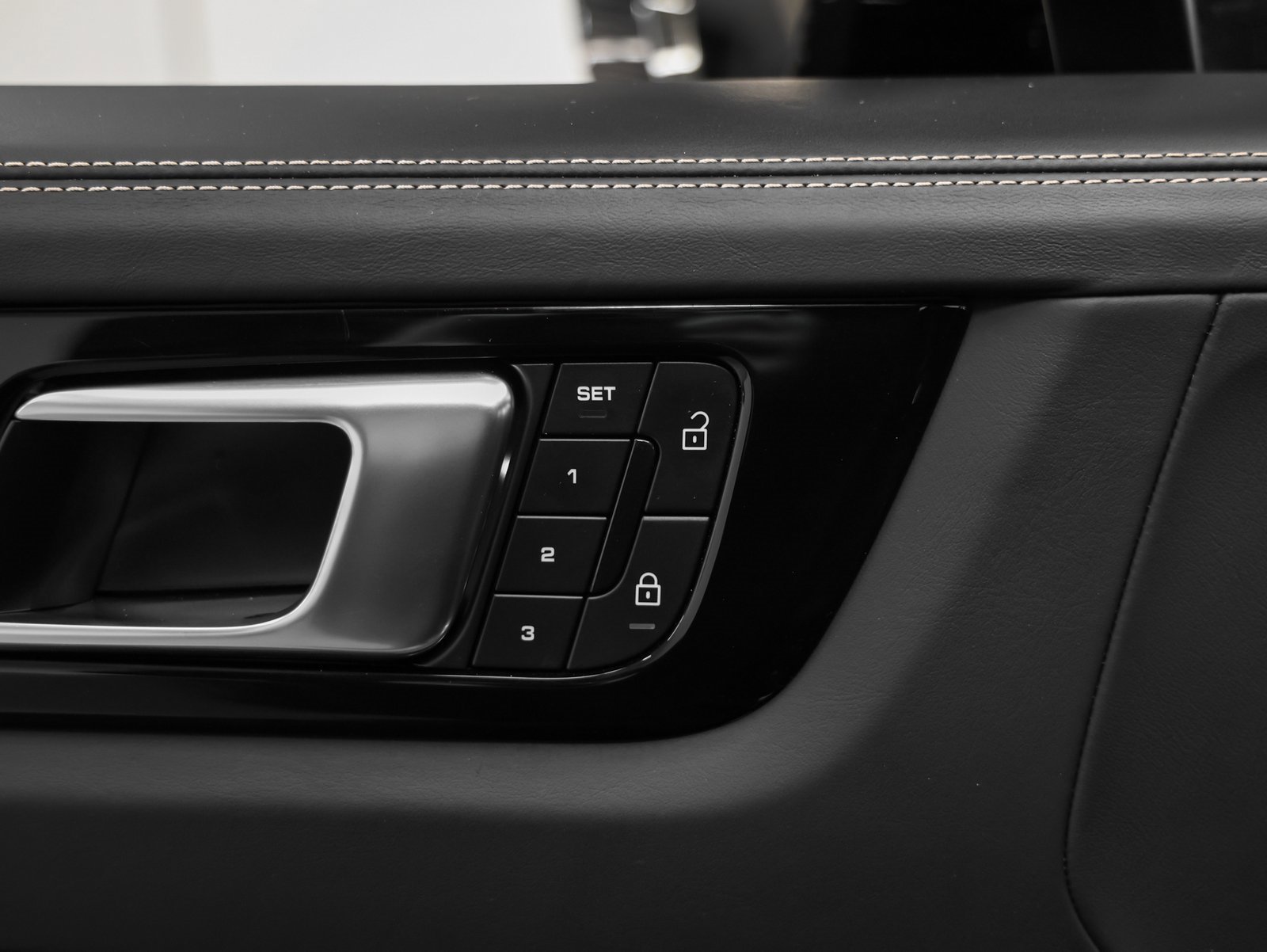 Used 2022 Porsche Cayenne Turbo GT image 42