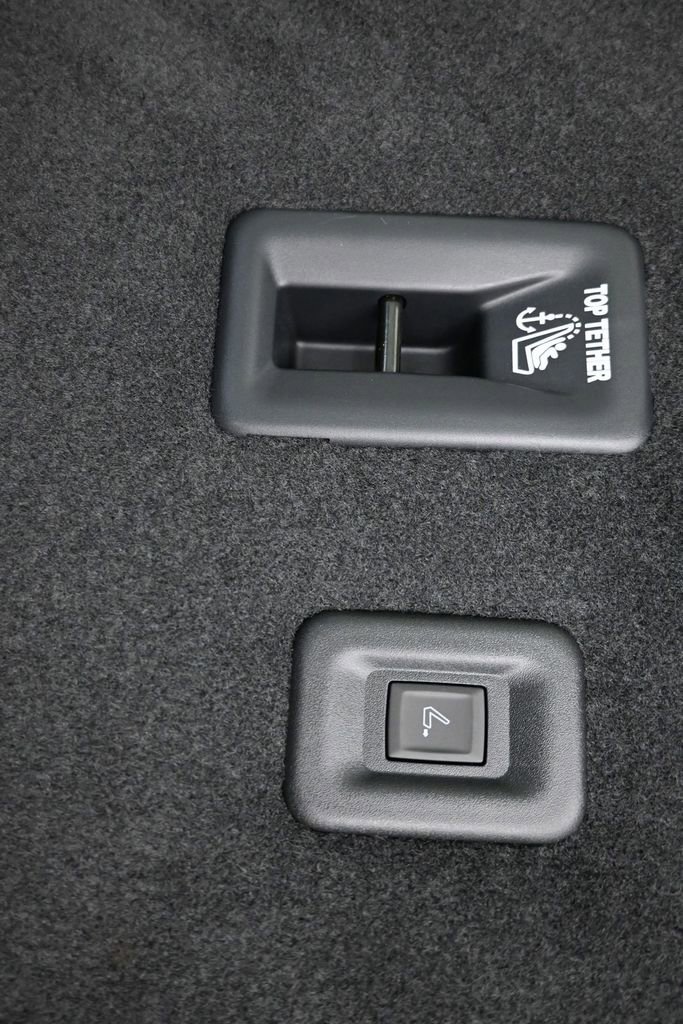 Used 2024 Chevrolet Traverse RS image 11