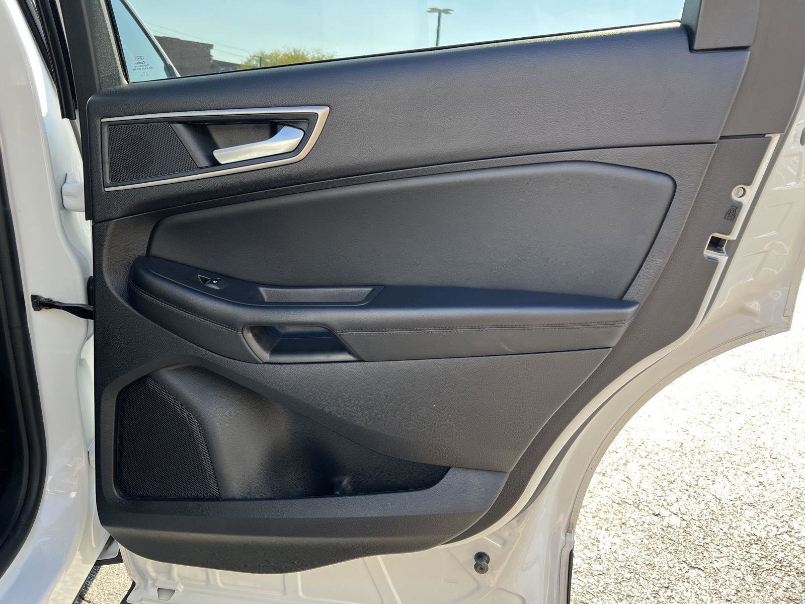 Used 2023 Ford Edge SEL image 16