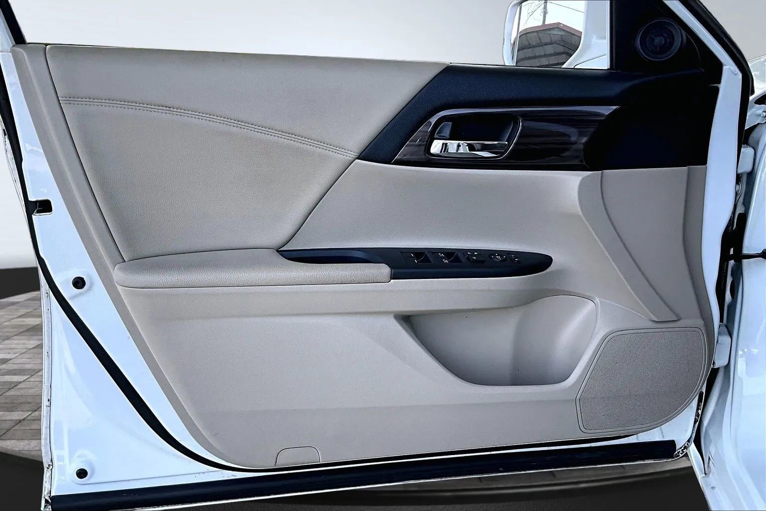 Used 2016 Honda Accord EX image 17