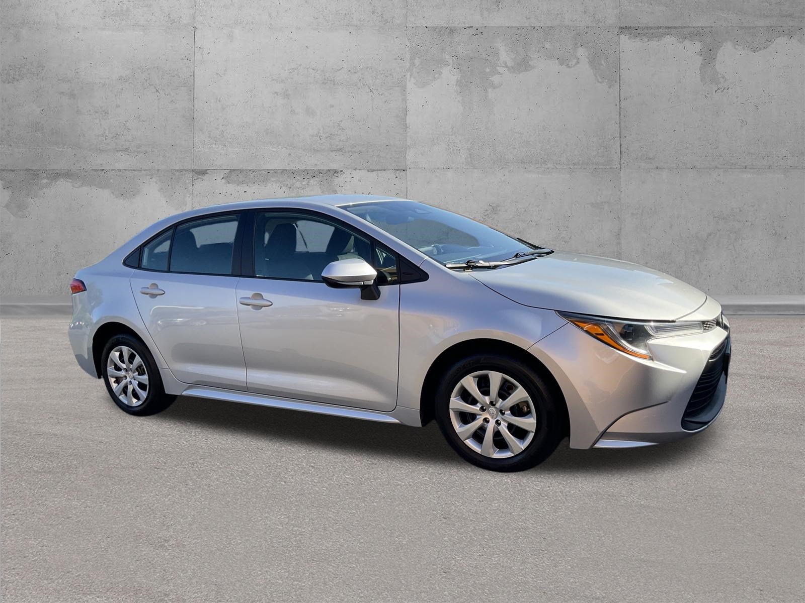 Used 2025 Toyota Corolla LE FWD image 1
