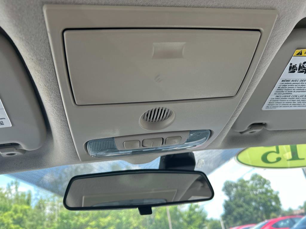 Used 2015 Ford Fiesta SE image 31