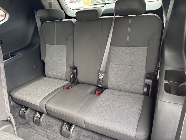 Used 2025 GMC Acadia Elevation image 27