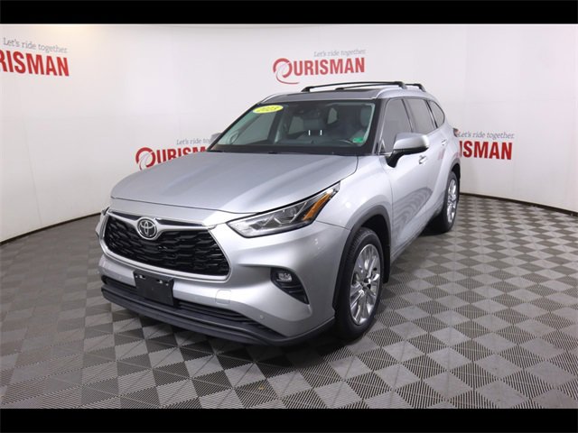 Used 2023 Toyota Highlander Limited image 2