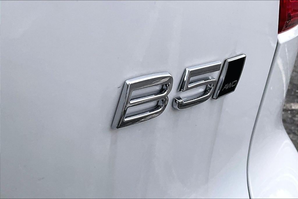 New 2026 Volvo XC40 B5 Plus w/ Protection Package Premier AWD/4WD image 8