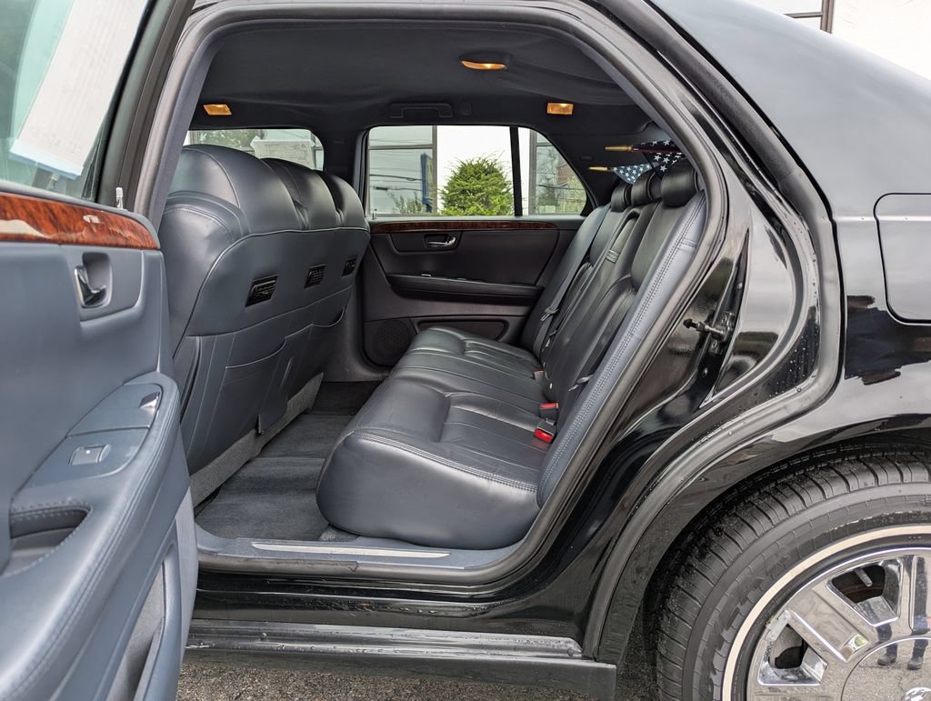 Used 2007 Cadillac DTS FWD image 40