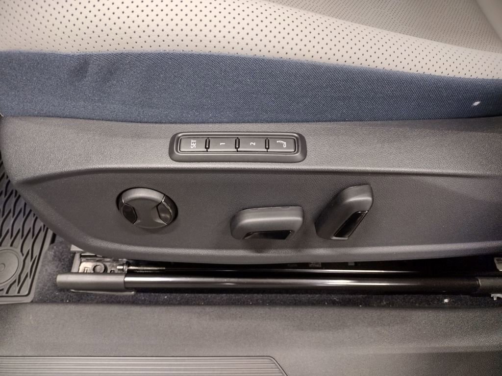 New 2025 Volkswagen ID.4 Pro S image 19