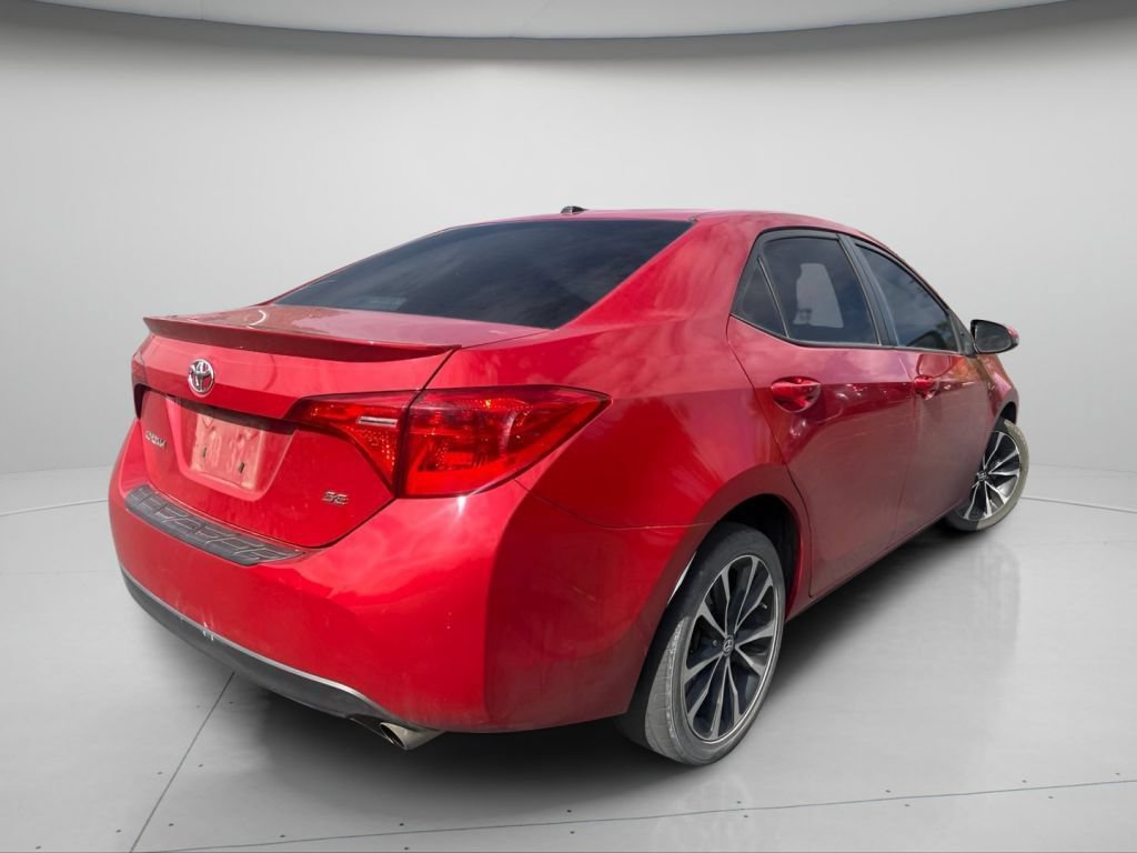 Used 2017 Toyota Corolla SE w/ SE Premium Package FWD image 5