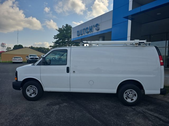 Used 2011 Chevrolet Express 2500 image 2