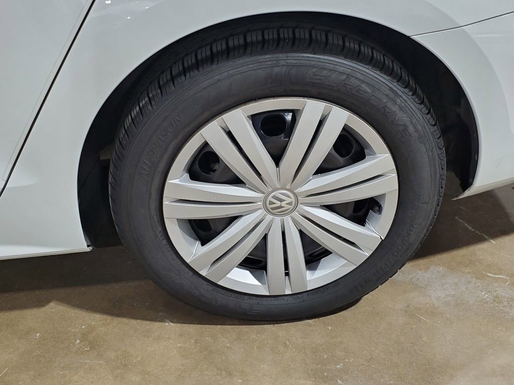 Used 2017 Volkswagen Jetta S image 48