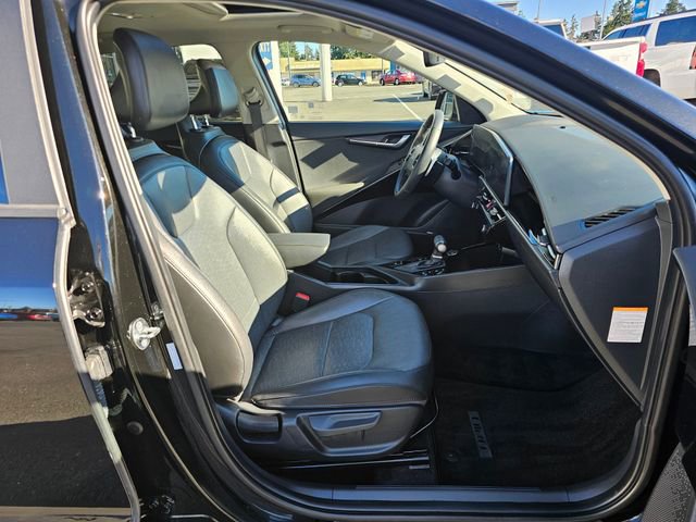 Used 2023 Kia Niro SX image 13