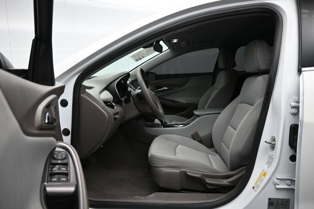 Used 2023 Chevrolet Malibu LS FWD image 21