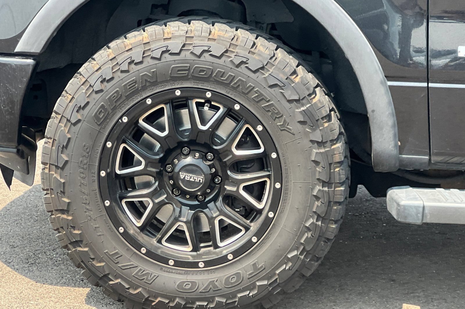 Used 2013 Ford F150 FX4 w/ Mid Equipment Group AWD/4WD image 24