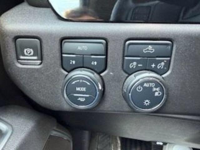 Used 2025 Chevrolet Silverado 1500 LT AWD/4WD image 36