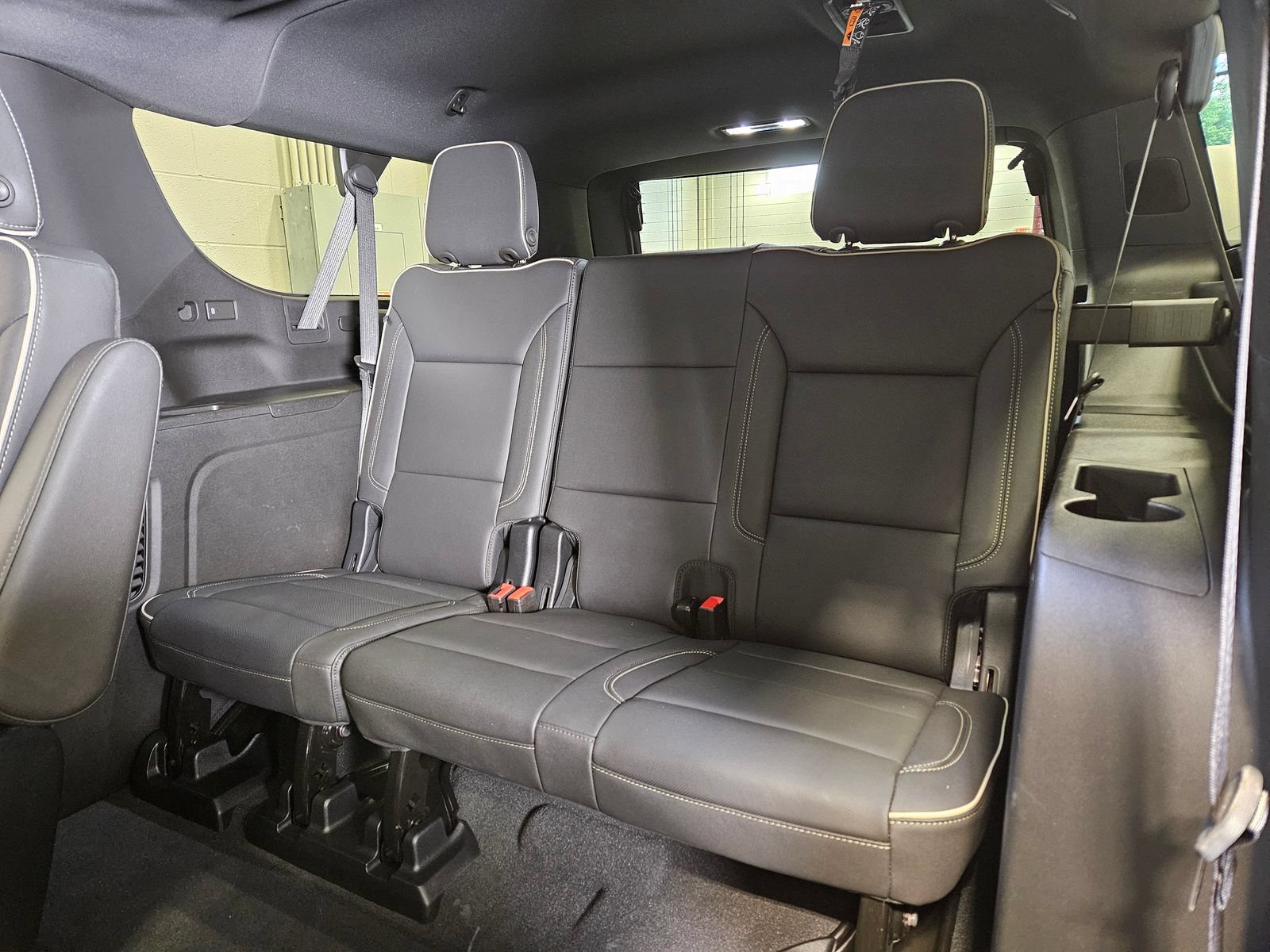 Used 2025 Chevrolet Suburban Premier AWD/4WD image 15