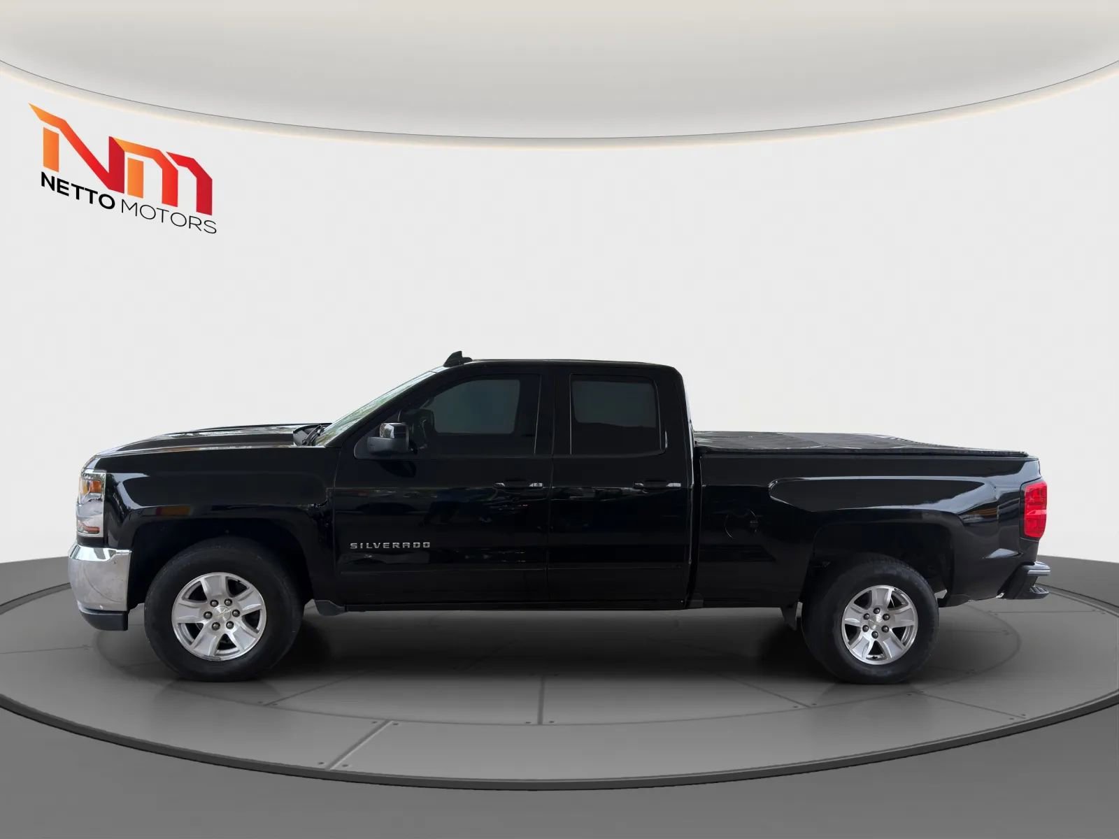 Used 2019 Chevrolet Silverado 1500 LT RWD image 2