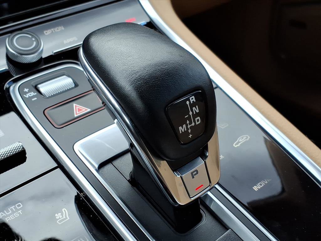 Used 2023 Porsche Panamera 4 image 21