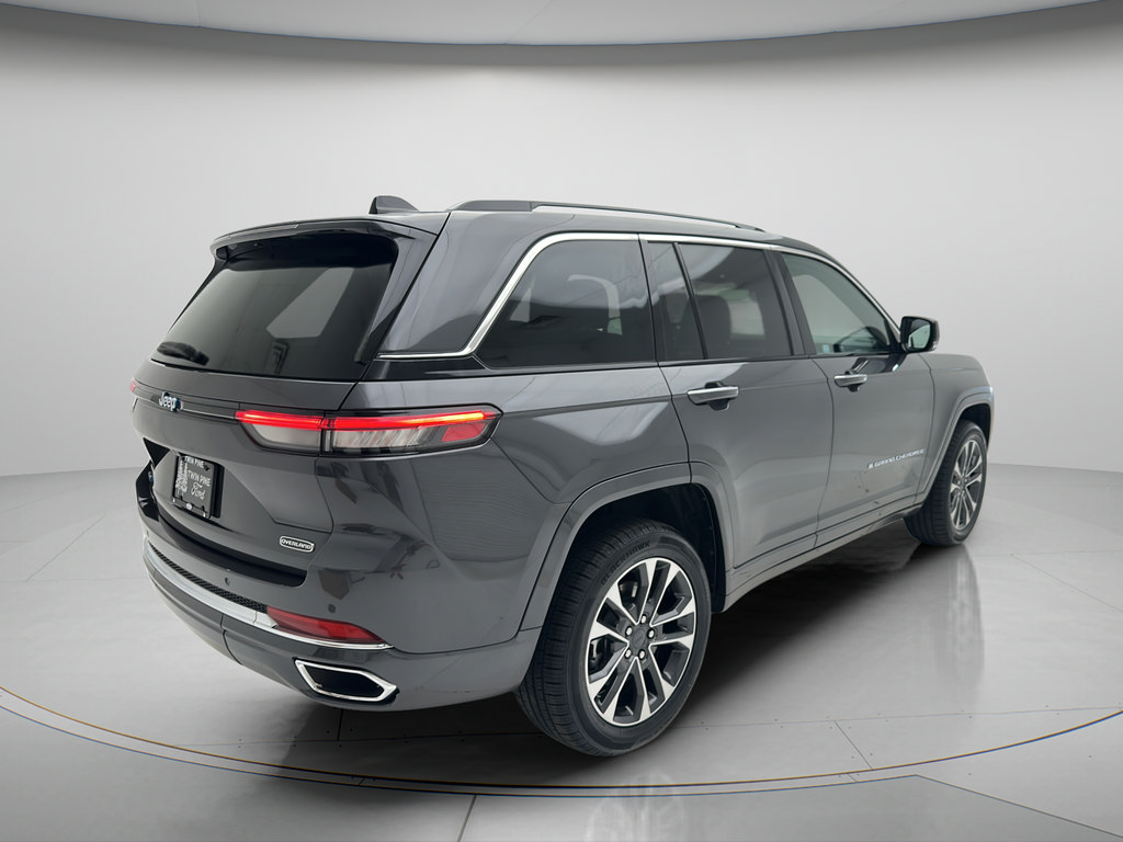 Used 2023 Jeep Grand Cherokee Overland AWD/4WD image 5
