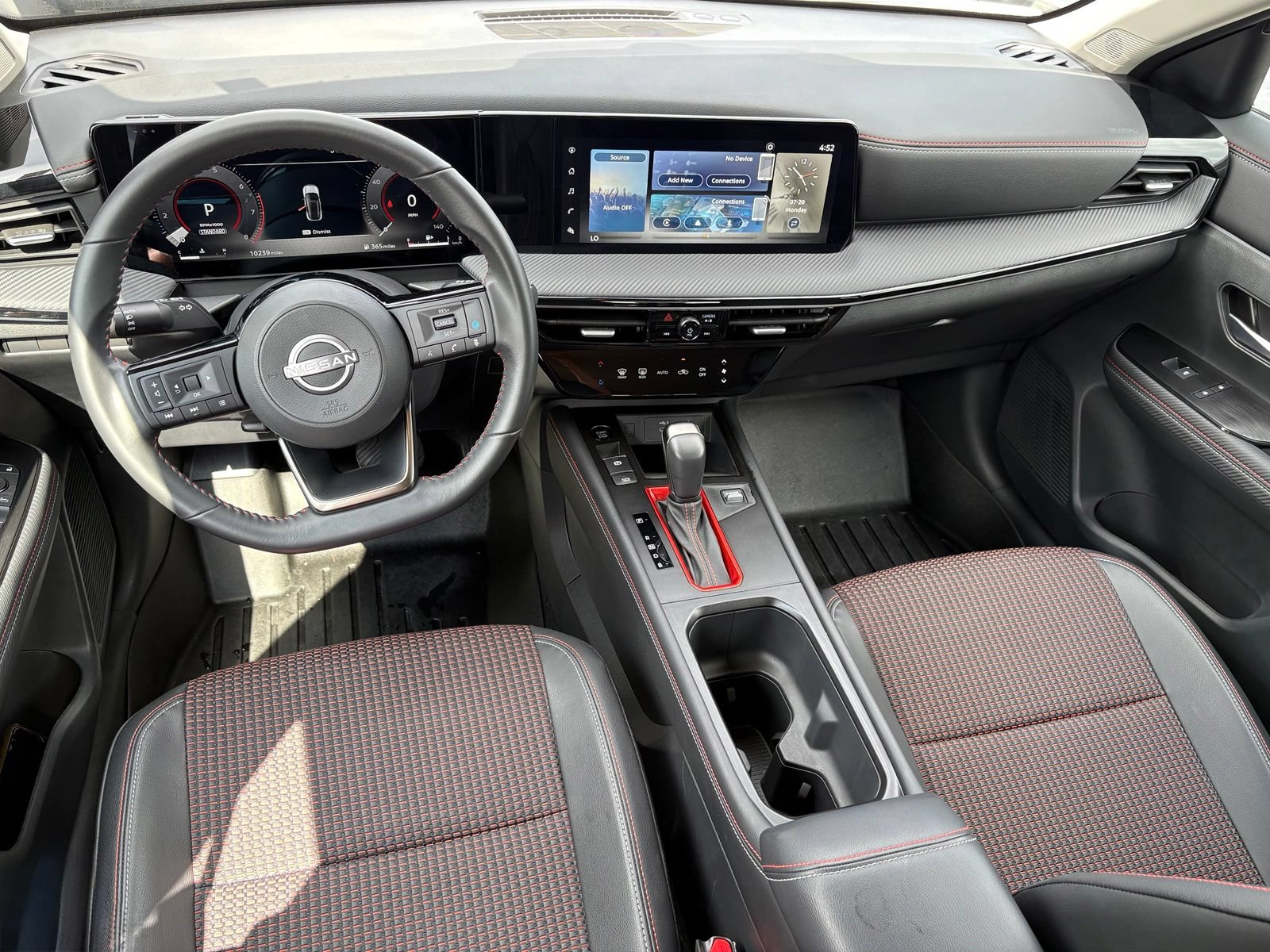 Used 2025 Nissan Kicks SR AWD/4WD image 13