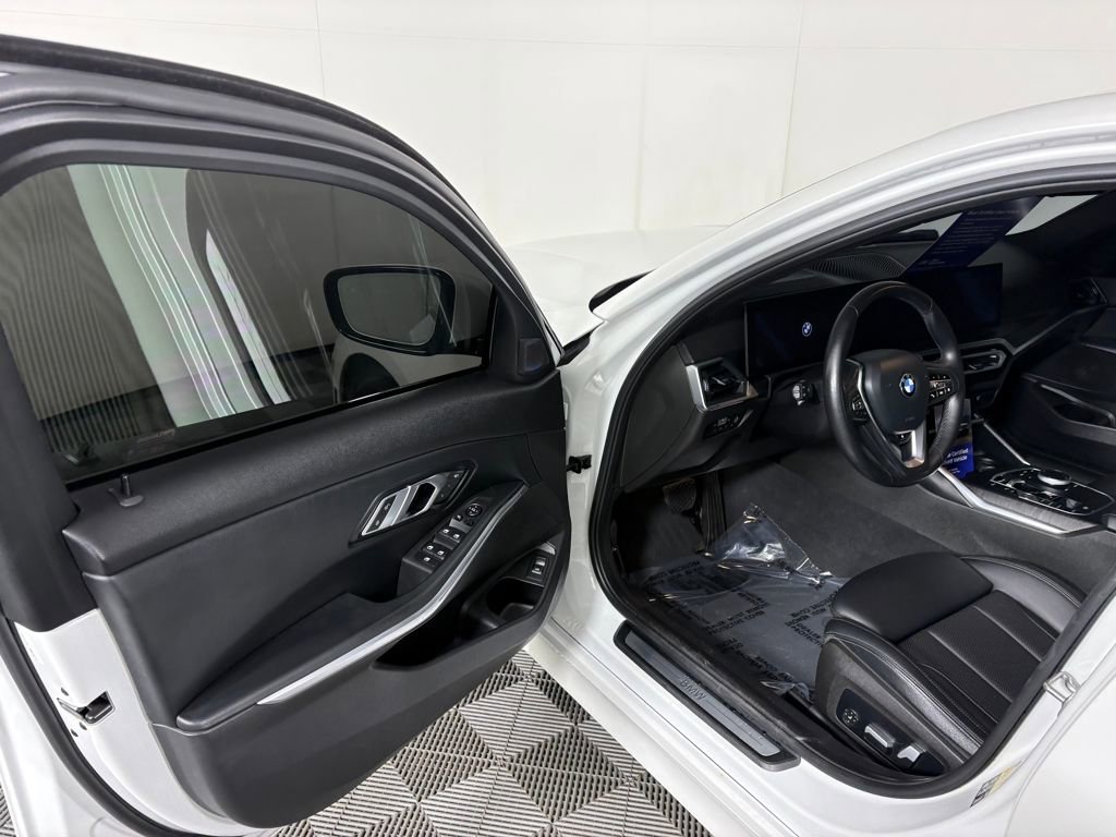 Used 2023 BMW 330i xDrive 330i xDrive w/ Premium Package image 12