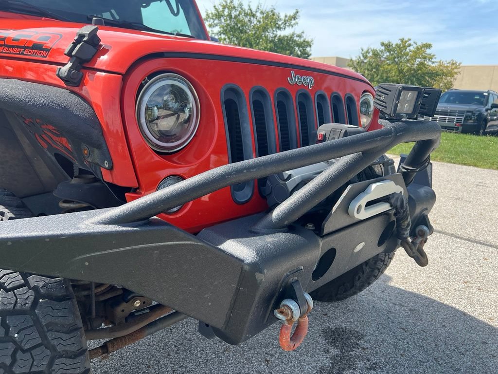 Used 2015 Jeep Wrangler Unlimited Sahara w/ Dual Top Group AWD/4WD image 9