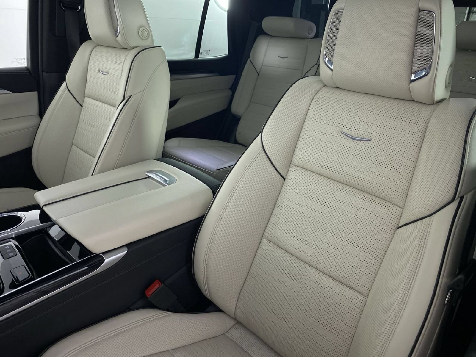Certified 2025 Cadillac Escalade Sport w/ Touring Package AWD/4WD image 11