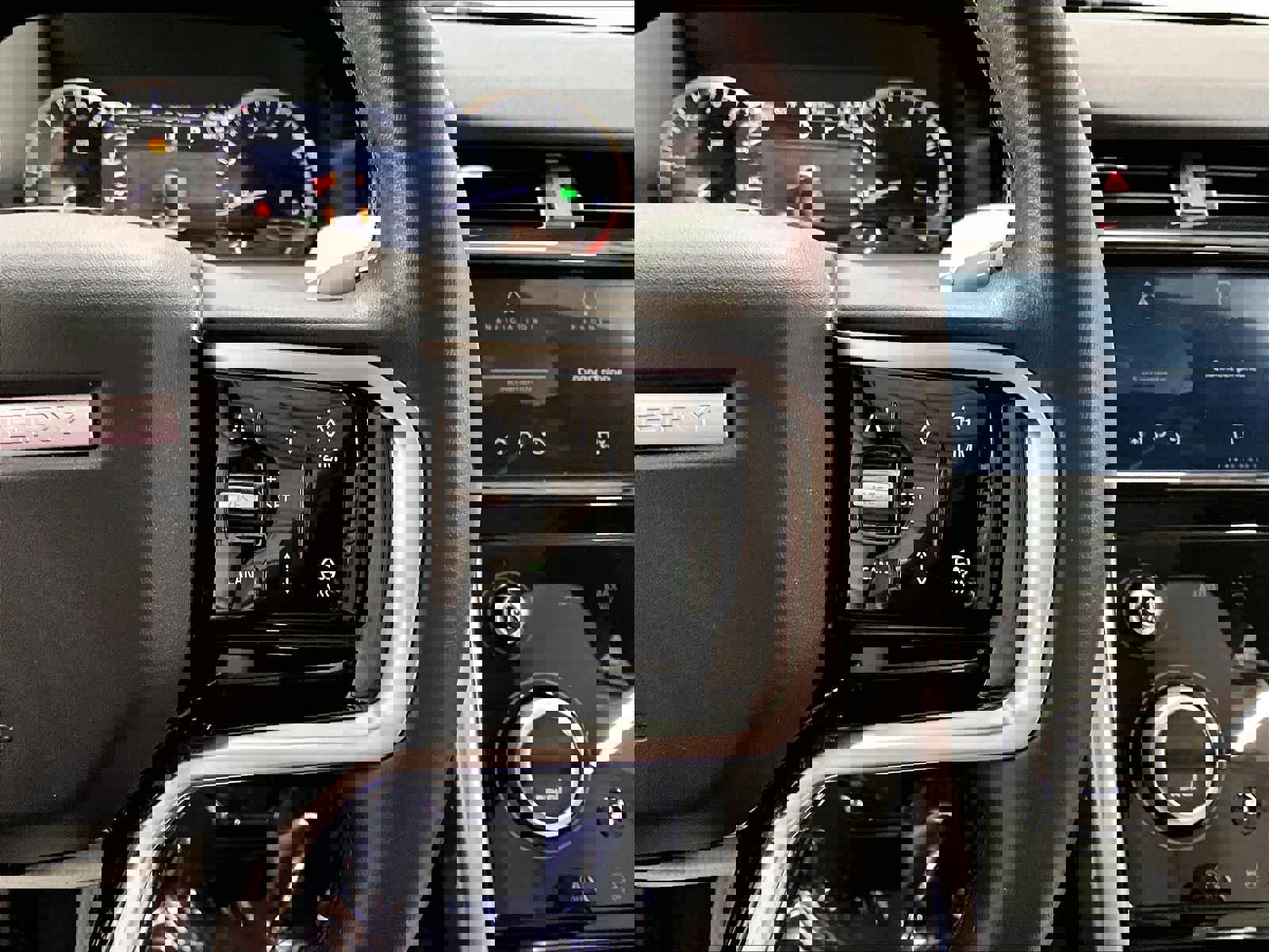 Used 2023 Land Rover Discovery Sport SE image 21